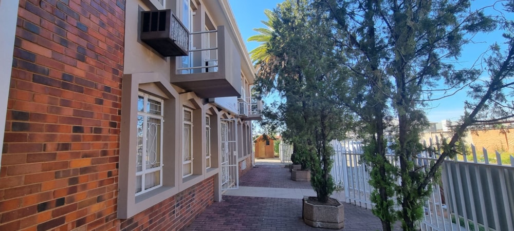 Commercial office for sale in Kimberley - 1KJ1615040