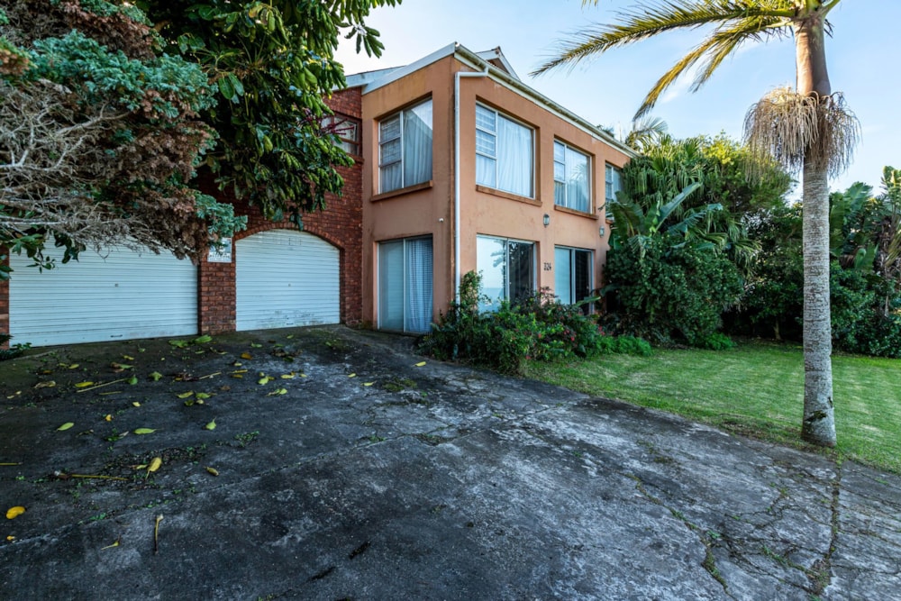 Double-storey house for sale in Kaysers Beach - 1ET1616242 Double-storey house for sale in Kaysers Beach - 1ET1616242