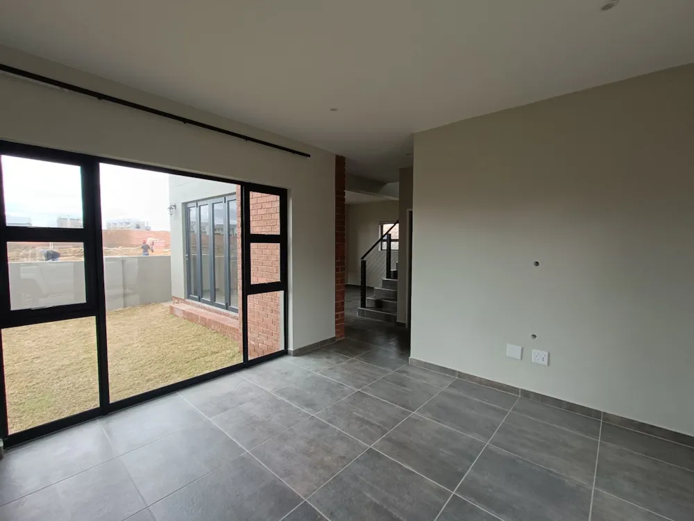 Townhouse for sale in Woodland Hills Bergendal - 1BX1726428