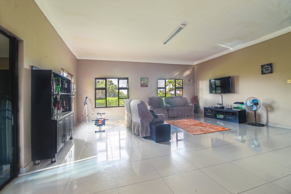 House for sale in Port Edward - 1PD1616590 House for sale in Port Edward - 1PD1616590