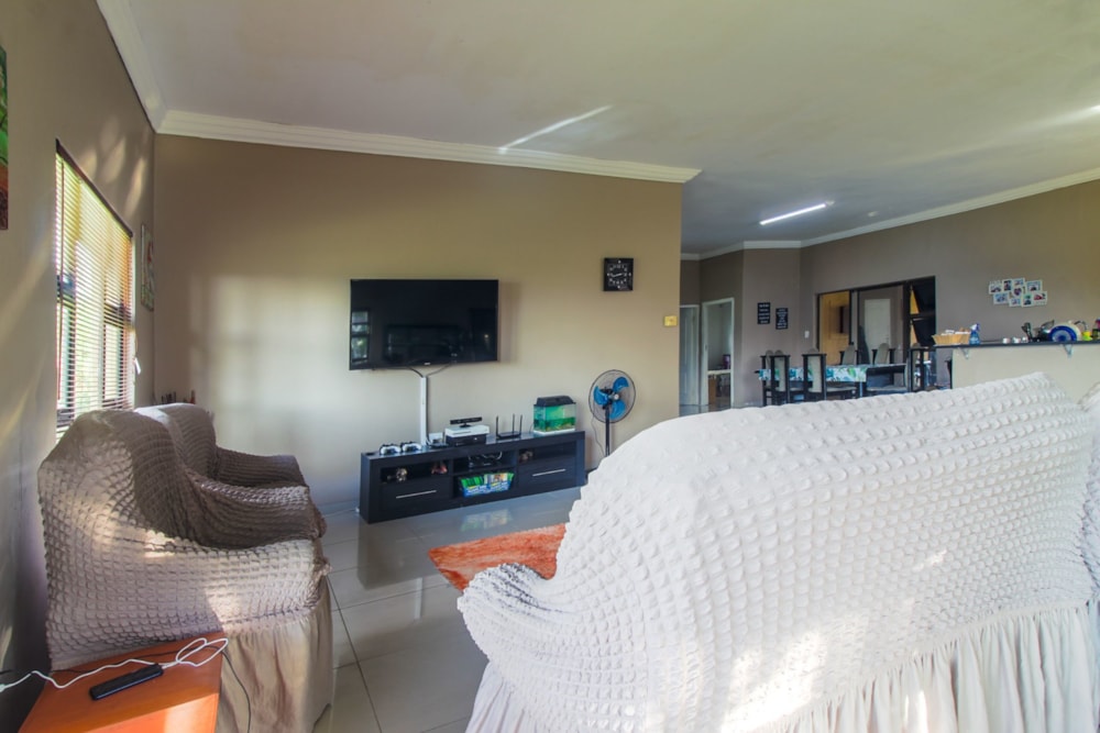 House for sale in Port Edward - 1PD1616590 House for sale in Port Edward - 1PD1616590