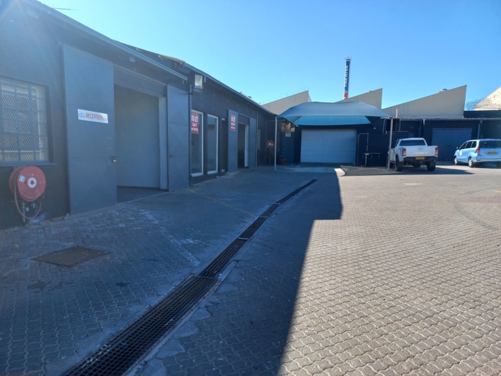 Commercial industrial property for sale in Windhoek, Namibia - 3NM1616832
