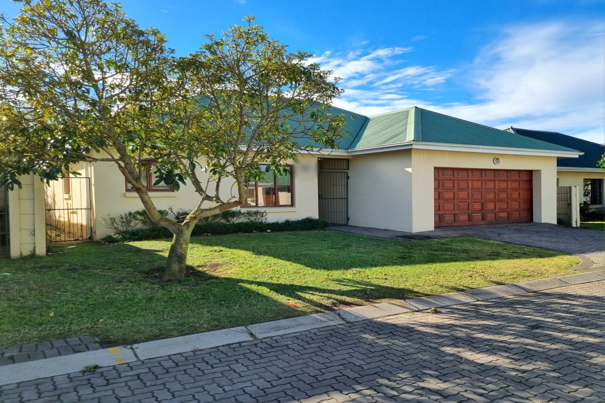 Townhouse let in Oatlands North - 1GC1711545