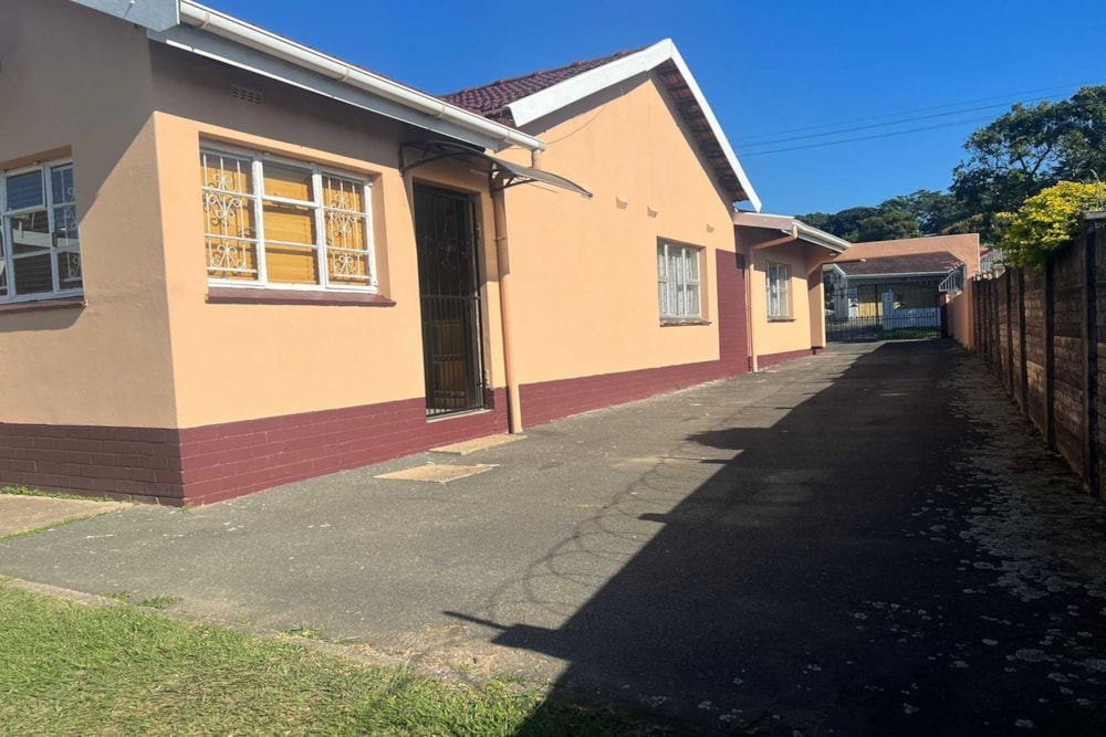 House for sale in Montclair, KwaZulu-Natal - 1WB1617081