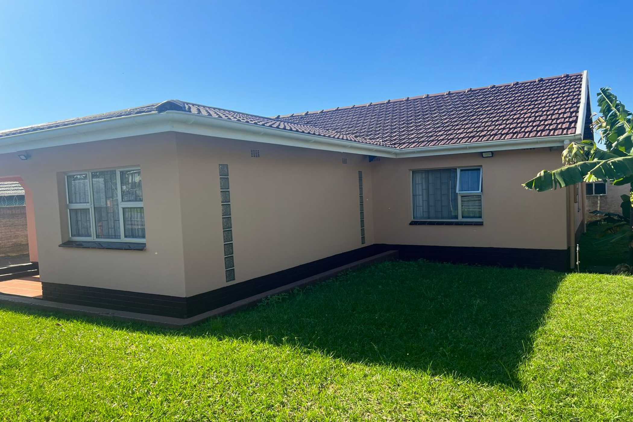 House for sale in Montclair, KwaZulu-Natal - 1WB1617081
