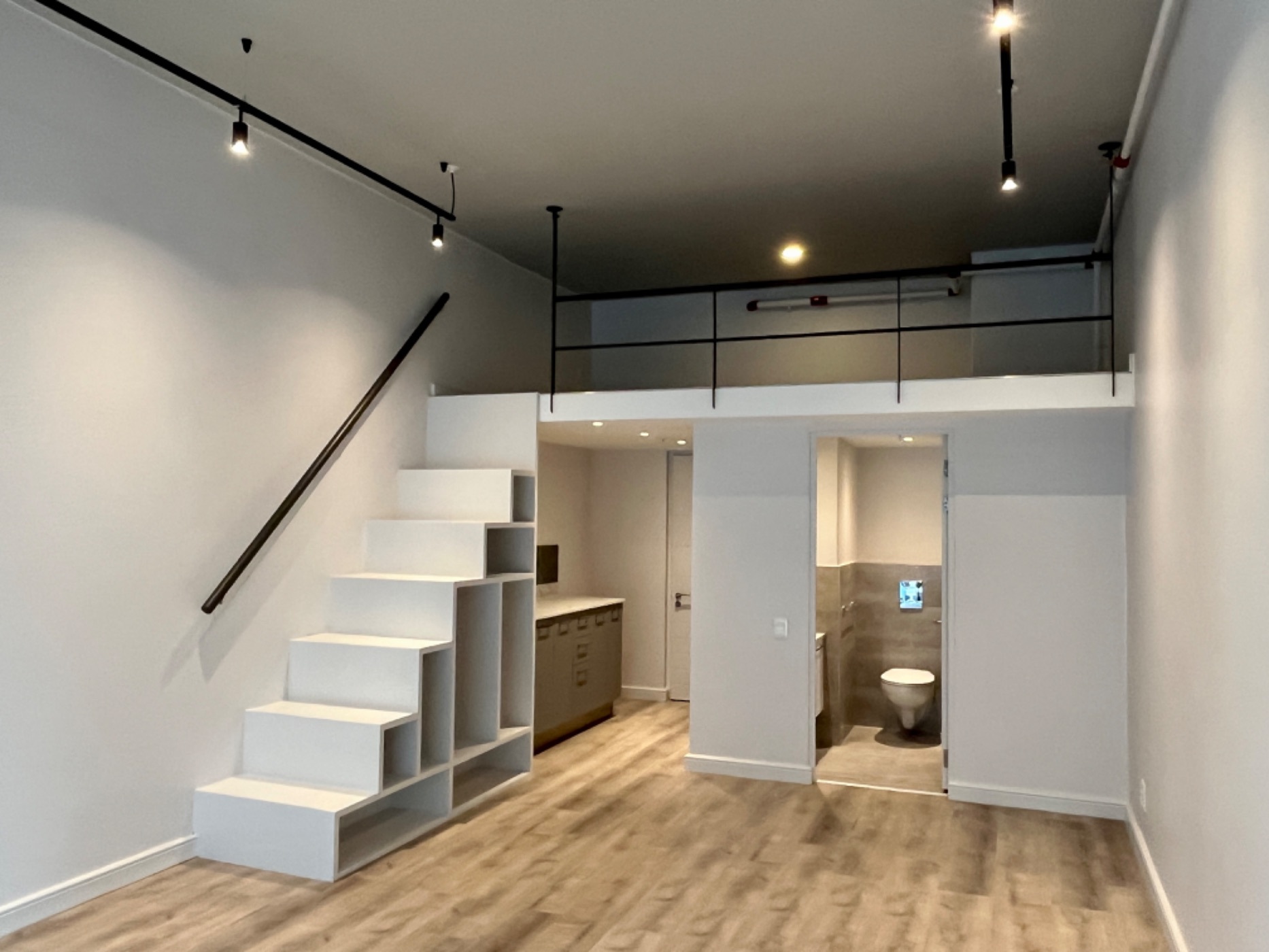 Bachelor apartment to rent in Cape Town Central - CBL1721861