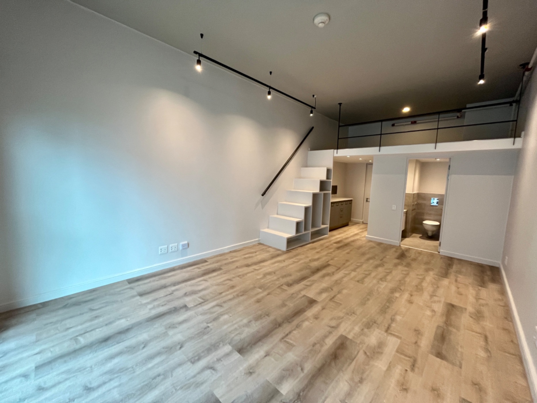 Bachelor apartment to rent in Cape Town Central - CBL1745103