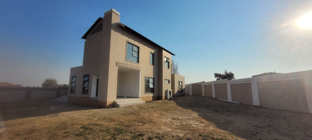 House for sale in Helderwyk Estate - 1BJ1618431 House for sale in Helderwyk Estate - 1BJ1618431