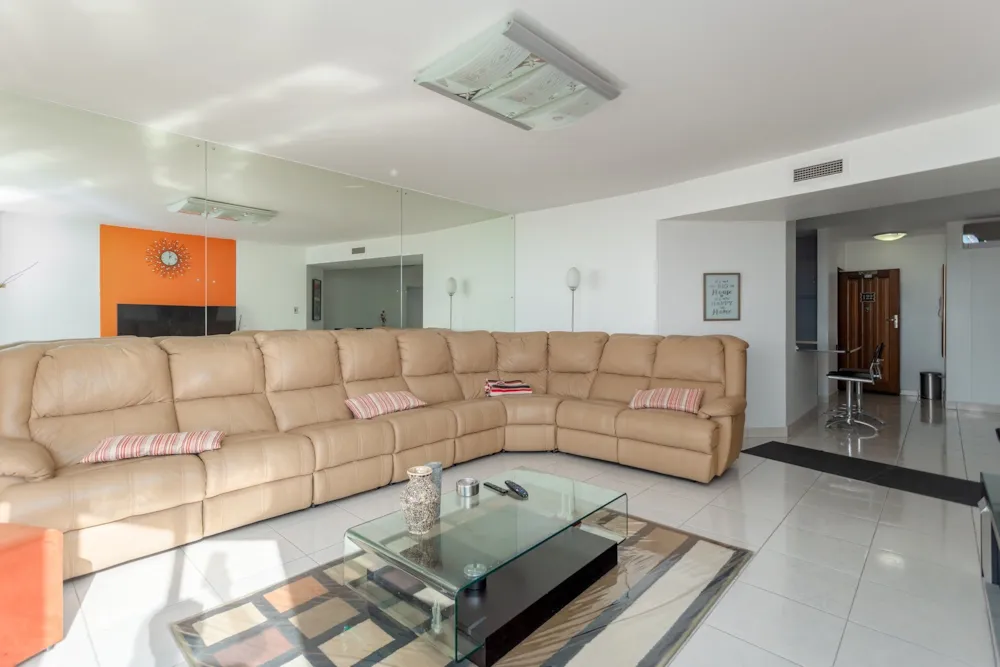 Apartment for sale in North Beach Durban - 1DA1618479 Apartment for sale in North Beach Durban - 1DA1618479