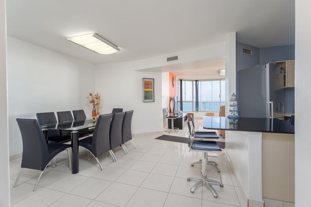 Apartment for sale in North Beach Durban - 1DA1618479 Apartment for sale in North Beach Durban - 1DA1618479