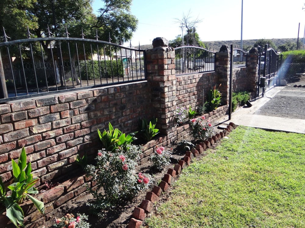 House for sale in Hillside, Beaufort West - 1KK1619571