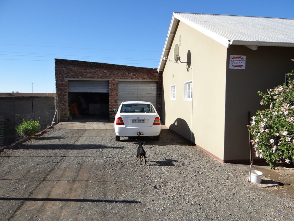 House for sale in Hillside, Beaufort West - 1KK1619571