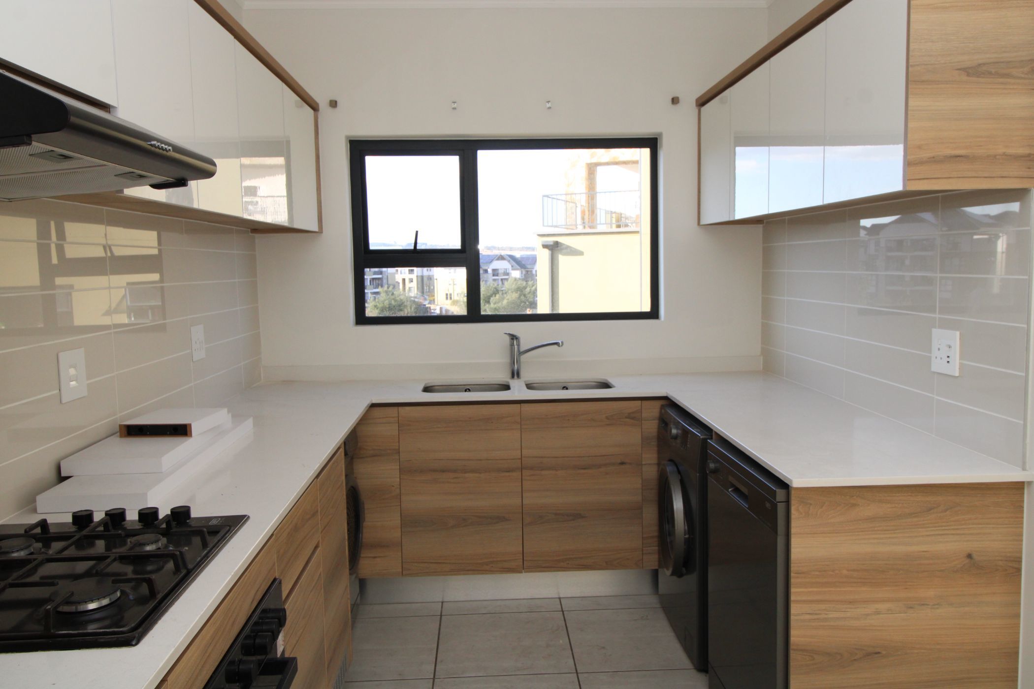 Apartment let in Waterfall, Midrand - MDL1685320