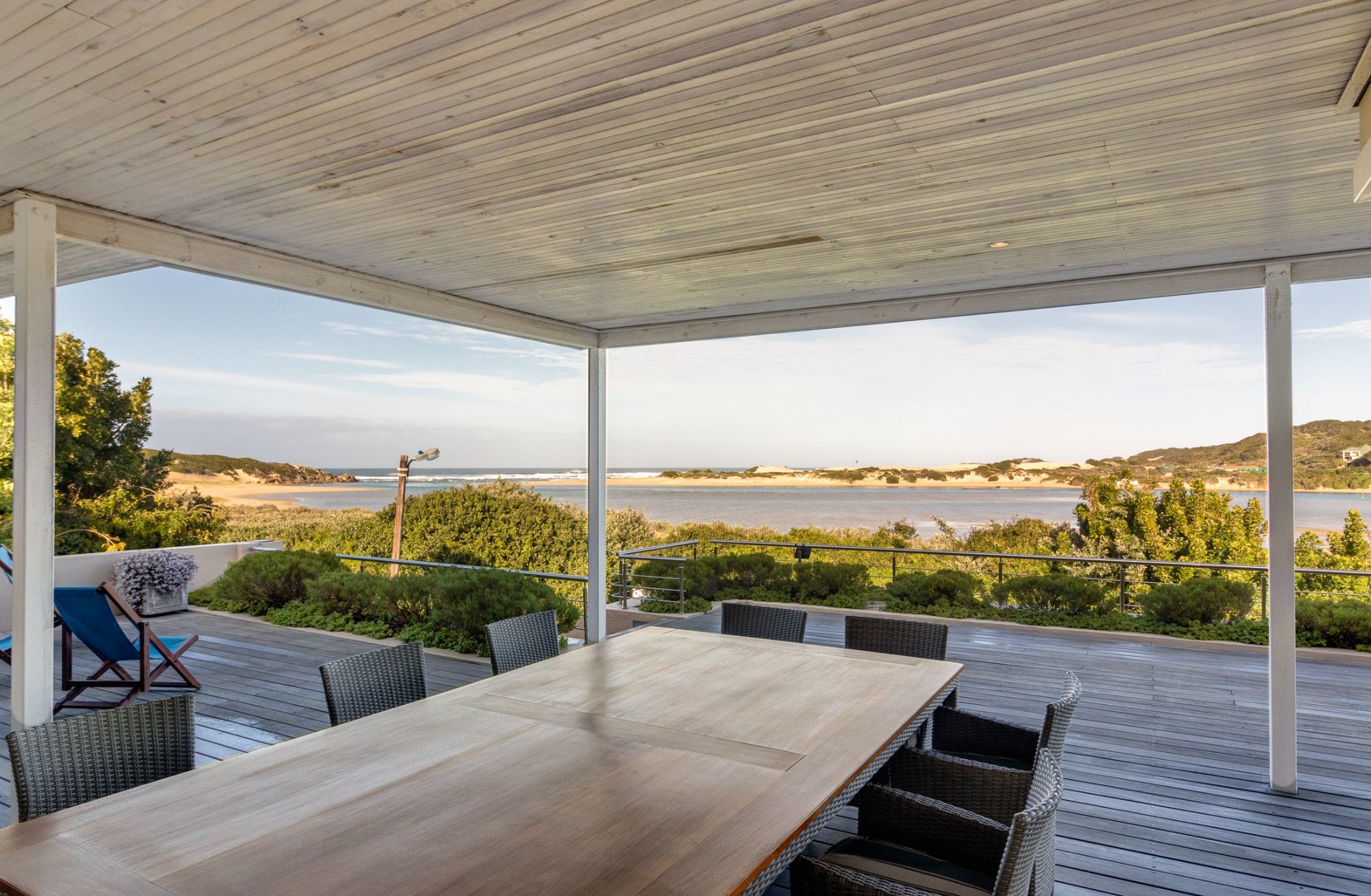 Beachfront villa to rent in Kenton on Sea - 1KO1739425