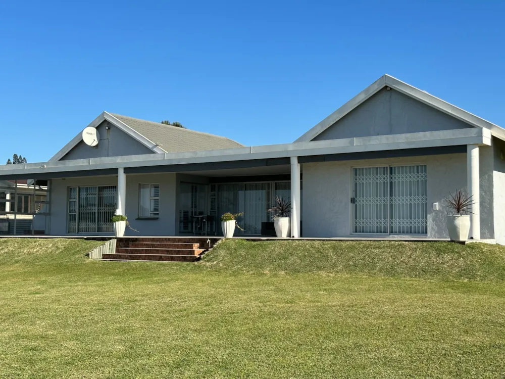 House for sale in Port Edward - 1PD1617455 House for sale in Port Edward - 1PD1617455