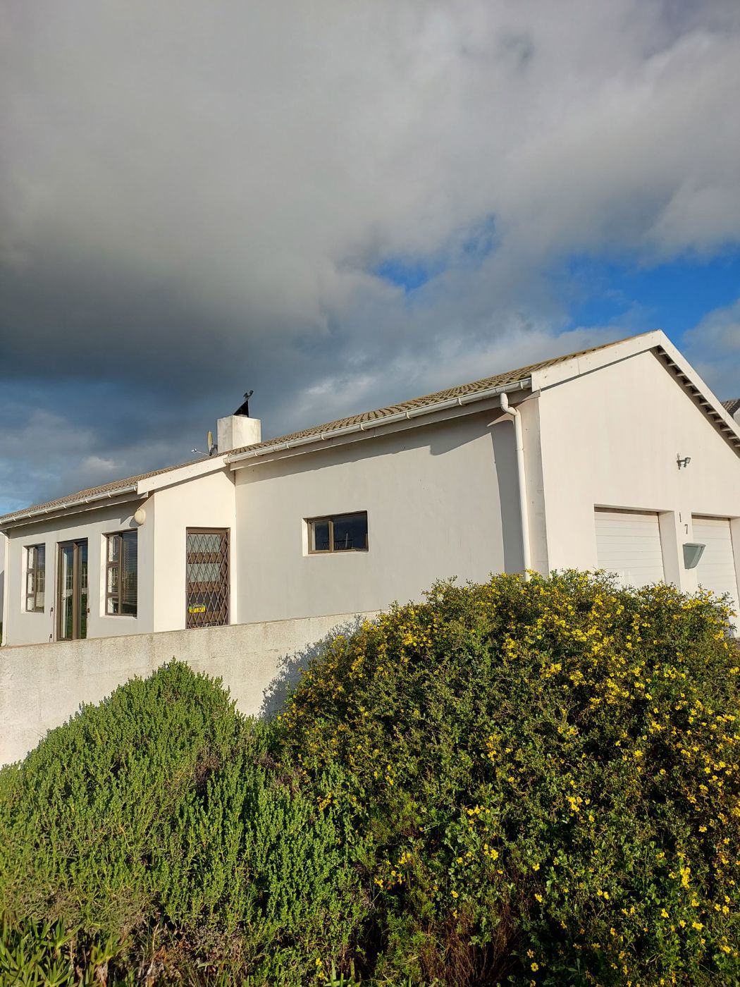 Single-storey house let in Country Club - LBL1696163