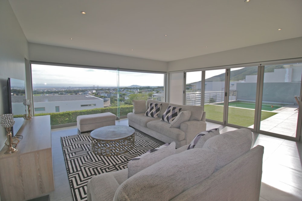 House let in Plattekloof - 1PLA1706103 House let in Plattekloof - 1PLA1706103