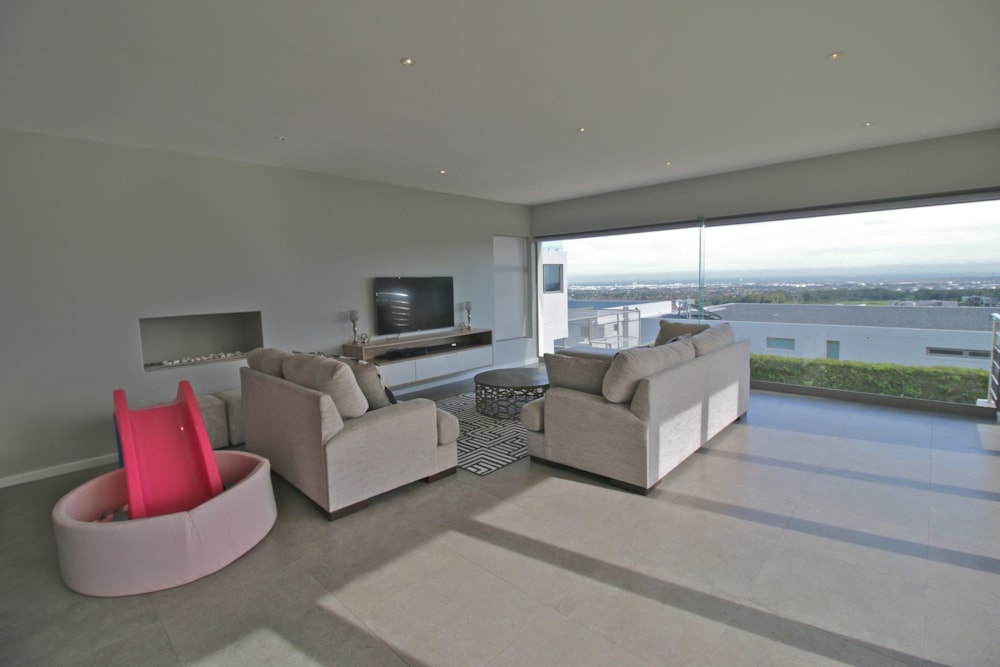 House let in Plattekloof - 1PLA1706103 House let in Plattekloof - 1PLA1706103