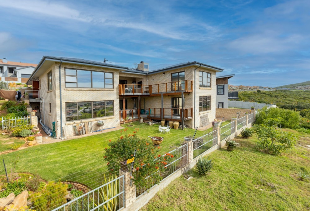 Double-storey house for sale in Seemeeupark, Hartenbos - 1MB1620925 Double-storey house for sale in Seemeeupark, Hartenbos - 1MB1620925