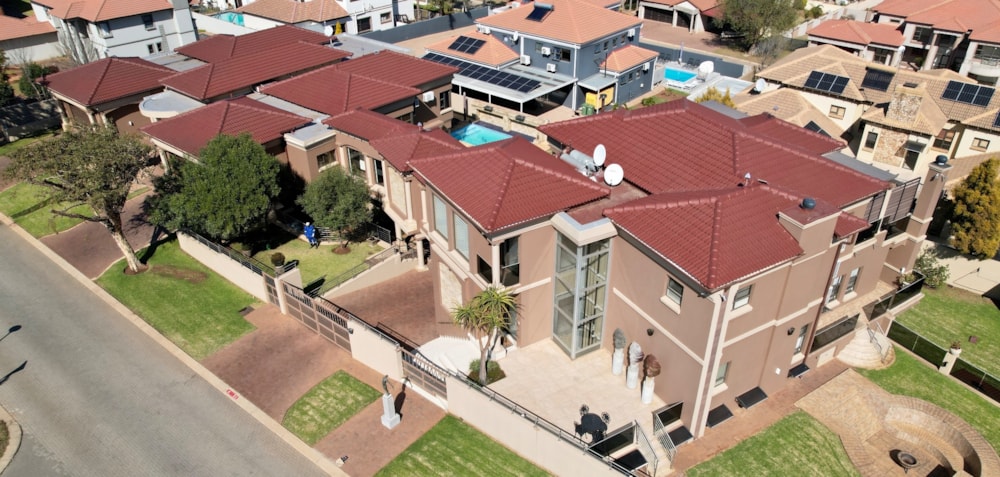 Security complex home for sale in Aquavista Mountain Estate - PRN1621623