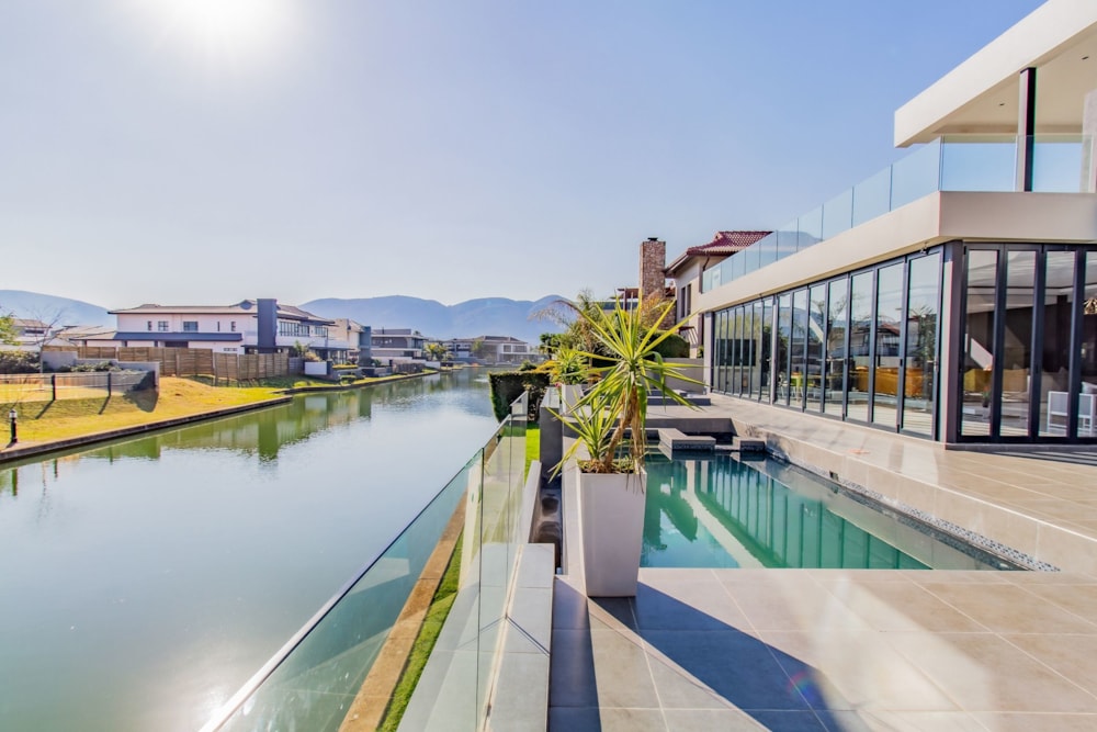 Double-storey house for sale in The Islands Estate - 1HR1620811 Double-storey house for sale in The Islands Estate - 1HR1620811