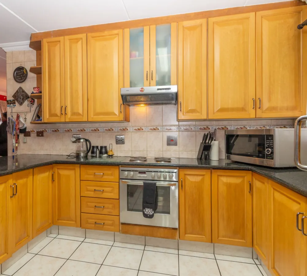 Double-storey house for sale in Van Riebeeck Park, Kempton Park - KTP1669639 Double-storey house for sale in Van Riebeeck Park, Kempton Park - KTP1669639