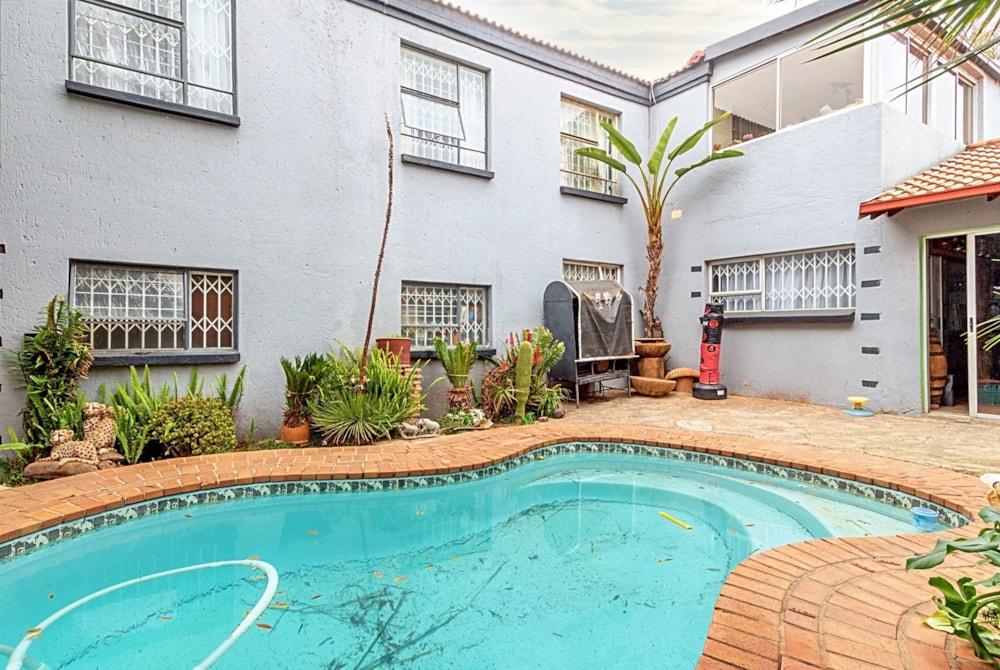Double-storey house for sale in Van Riebeeck Park, Kempton Park - KTP1669639 Double-storey house for sale in Van Riebeeck Park, Kempton Park - KTP1669639