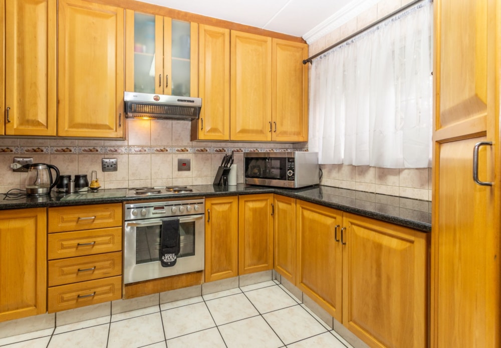 Double-storey house for sale in Van Riebeeck Park, Kempton Park - KTP1669639 Double-storey house for sale in Van Riebeeck Park, Kempton Park - KTP1669639