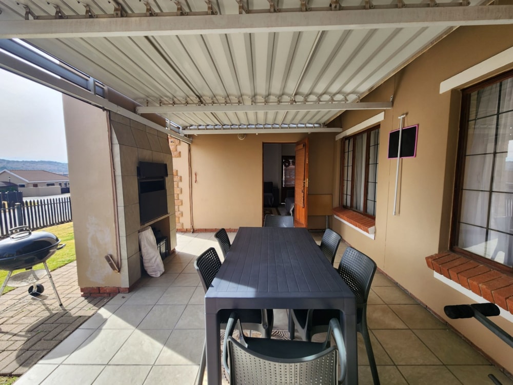 Townhouse for sale in Hillside, Bloemfontein - 1BX1630616 Townhouse for sale in Hillside, Bloemfontein - 1BX1630616