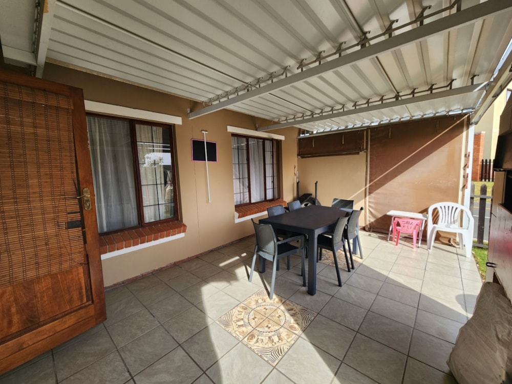 Townhouse for sale in Hillside, Bloemfontein - 1BX1630616 Townhouse for sale in Hillside, Bloemfontein - 1BX1630616