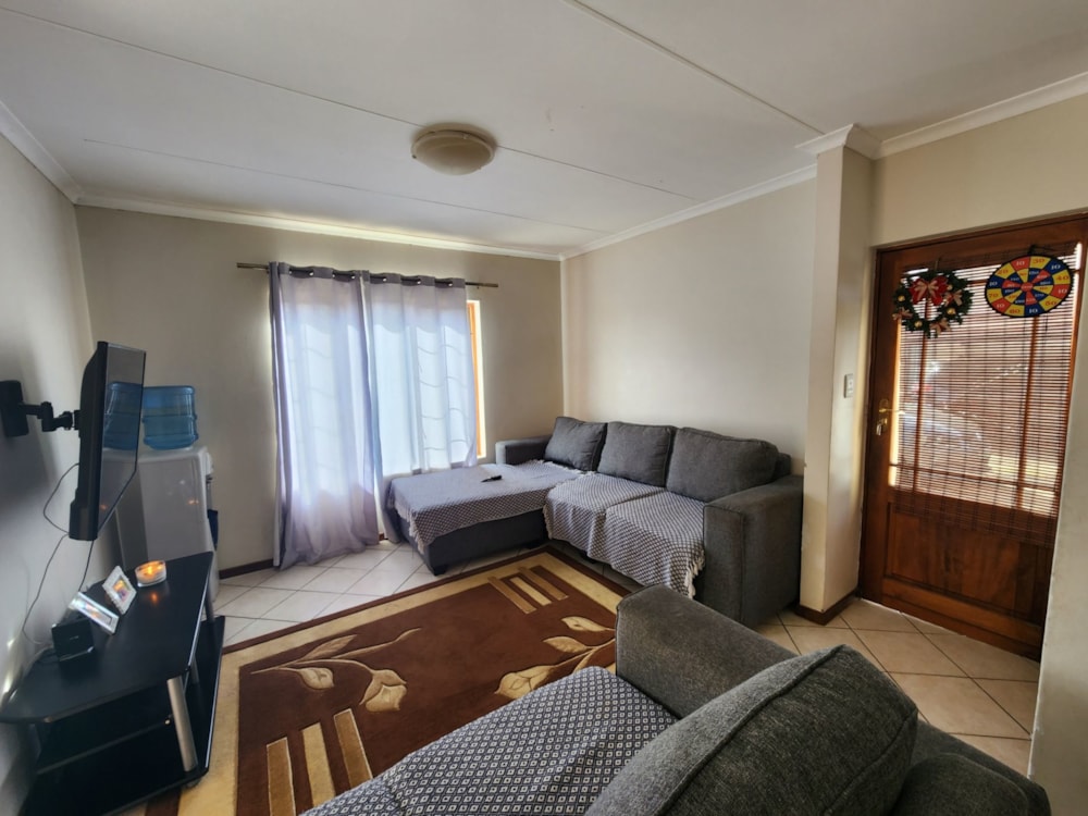 Townhouse for sale in Hillside, Bloemfontein - 1BX1630616 Townhouse for sale in Hillside, Bloemfontein - 1BX1630616