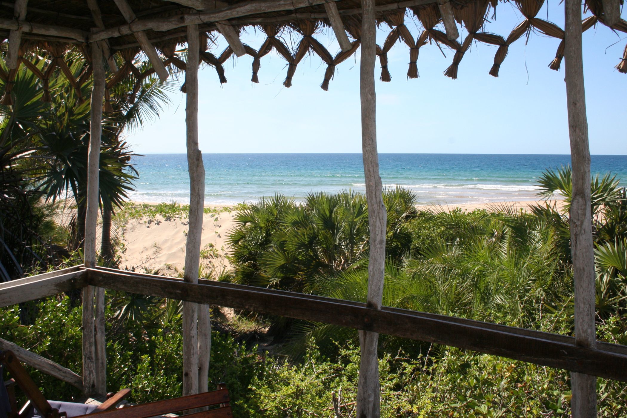 Beach bungalow for sale in Praia da Barra, Mozambique - 3MQ1571287