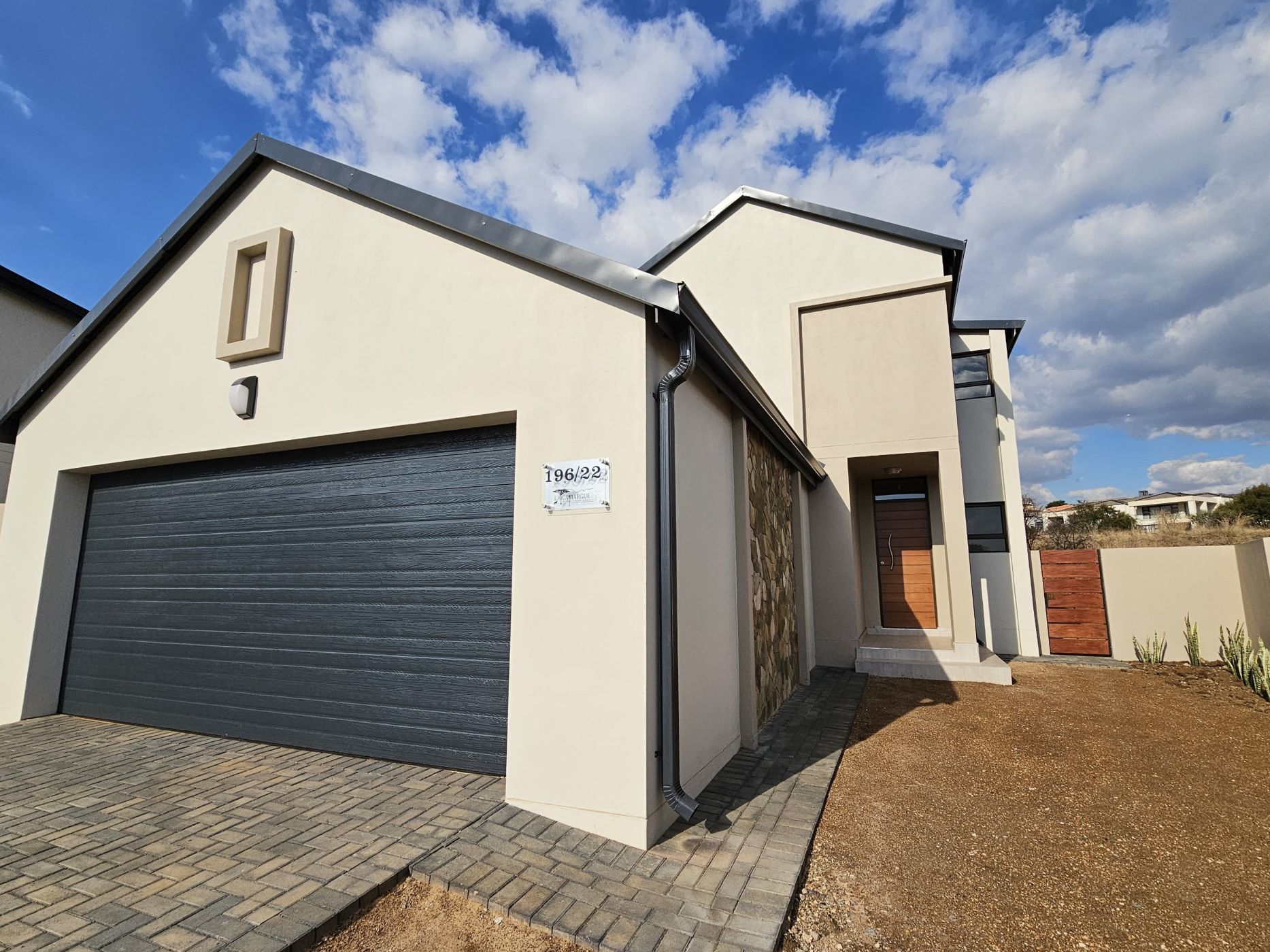 House for sale in La Camargue - 1HR1675319