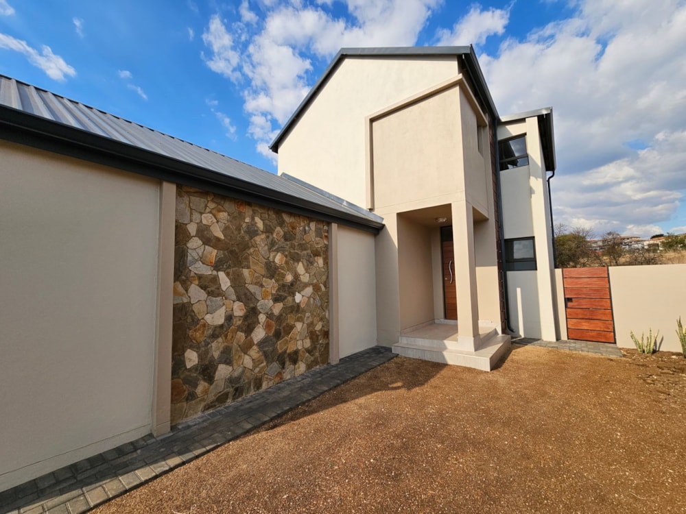 House for sale in La Camargue - 1HR1675319