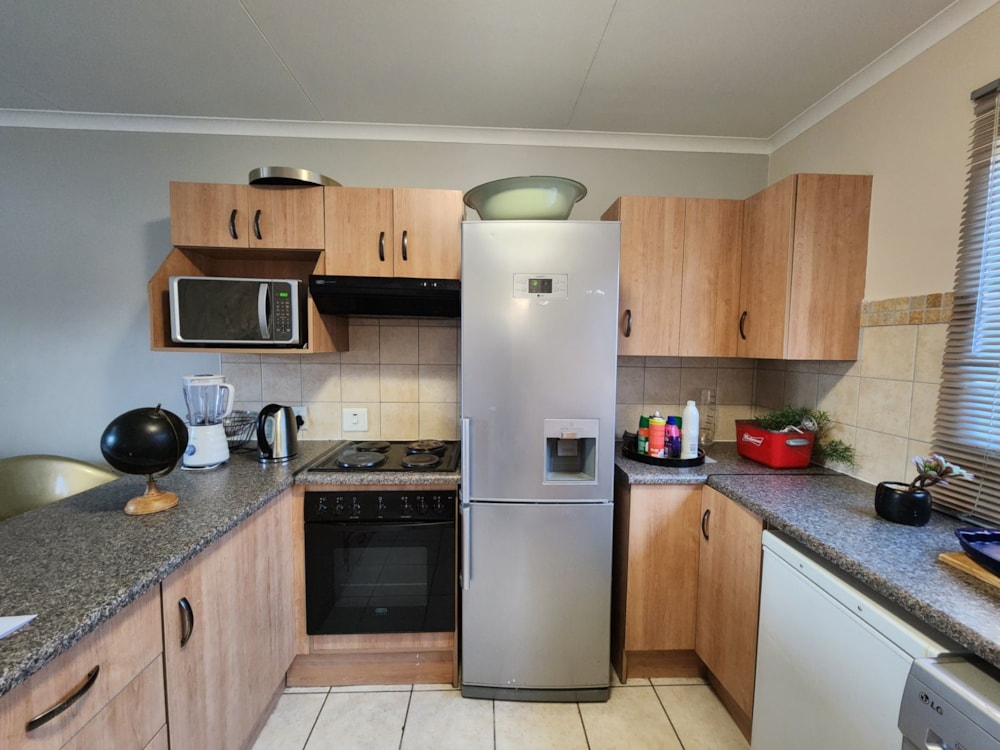 Townhouse for sale in Hillside, Bloemfontein - 1BX1621457 Townhouse for sale in Hillside, Bloemfontein - 1BX1621457