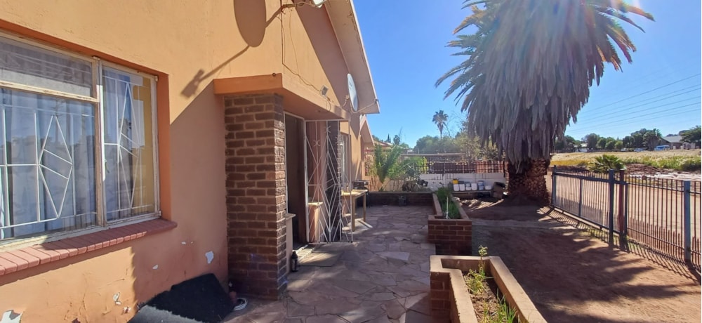 House for sale in Flora Park, Upington - 1NA1624127