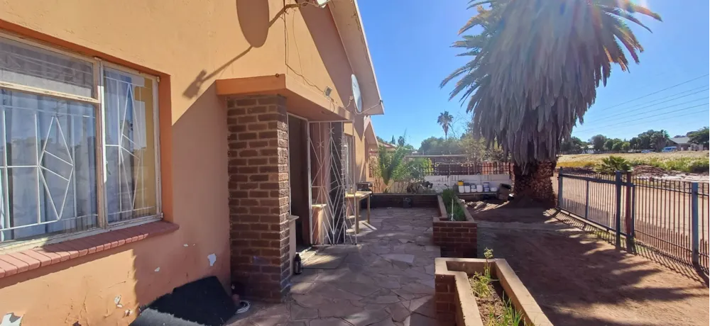 House for sale in Flora Park, Upington - 1NA1624127 House for sale in Flora Park, Upington - 1NA1624127