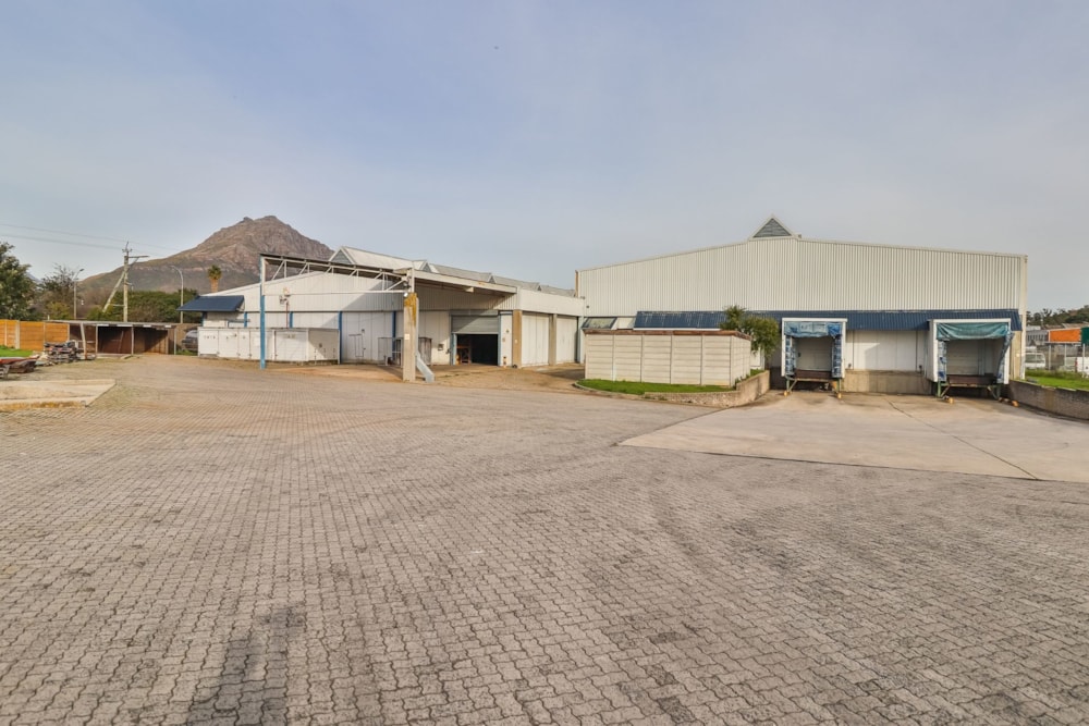 Commercial industrial property for sale in Plankenbrug - ST1618872 Commercial industrial property for sale in Plankenbrug - ST1618872