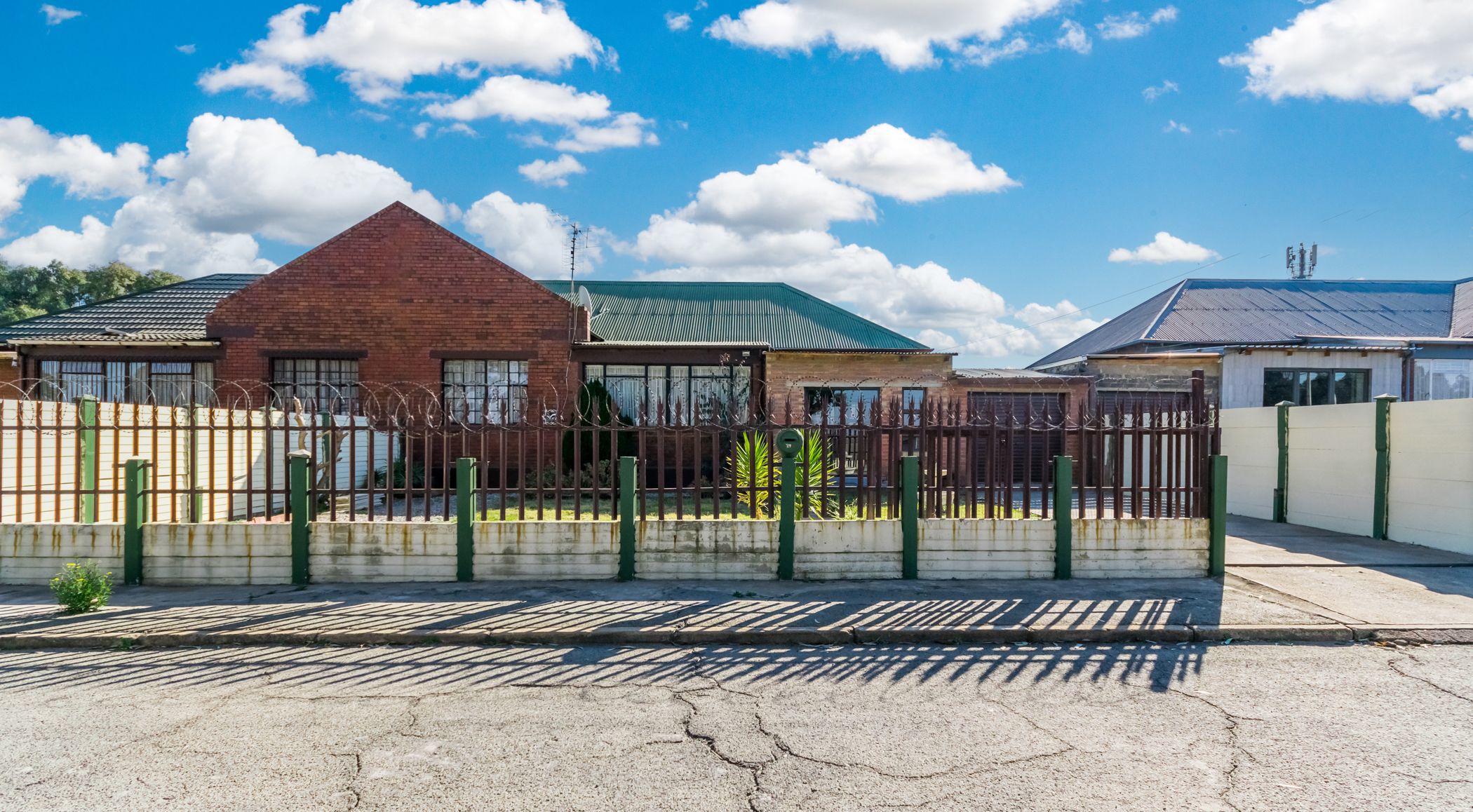 House for sale in West Village - 1KR1712176