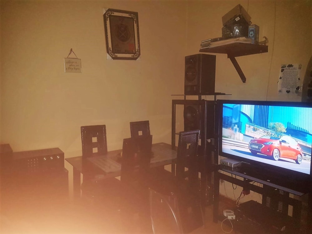 Residential complex for sale in Theunissen - 1BX1620301 Residential complex for sale in Theunissen - 1BX1620301