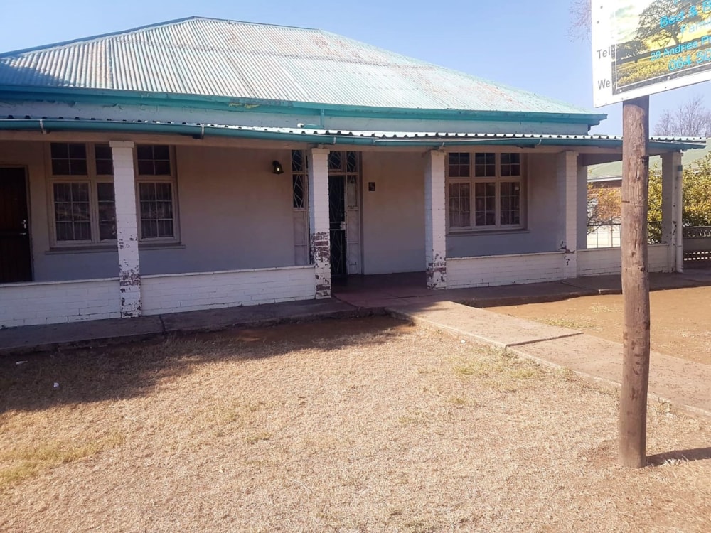 Residential complex for sale in Theunissen - 1BX1620301 Residential complex for sale in Theunissen - 1BX1620301