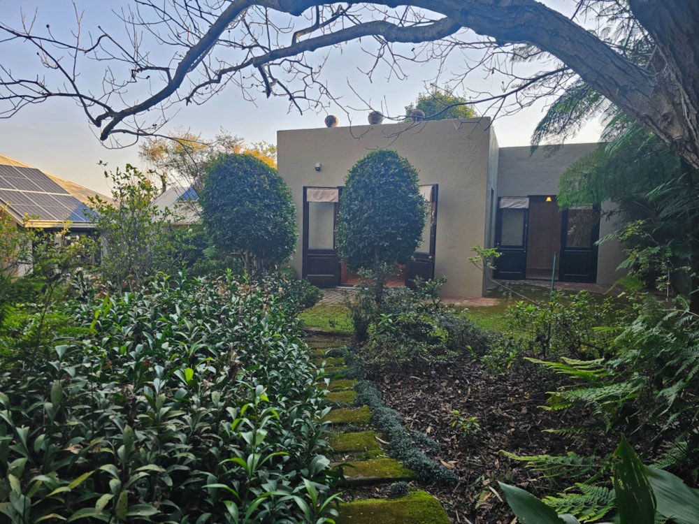 Cottage let in Parktown North - JBL1709883