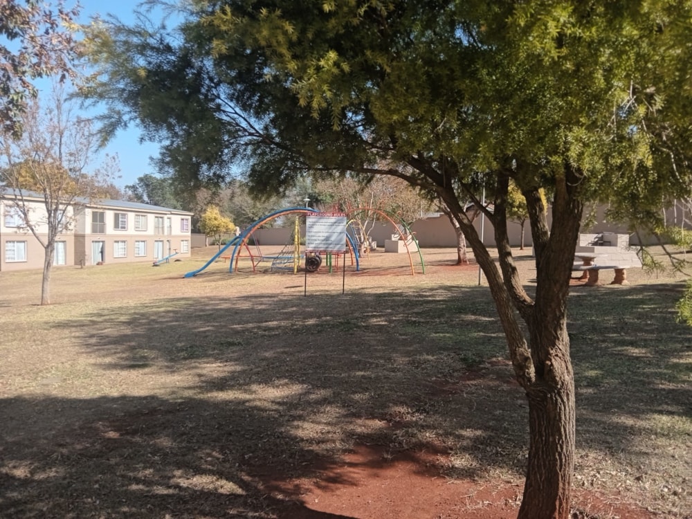 Apartment for sale in Sunnyridge, Newcastle - 1NW1709814 Apartment for sale in Sunnyridge, Newcastle - 1NW1709814