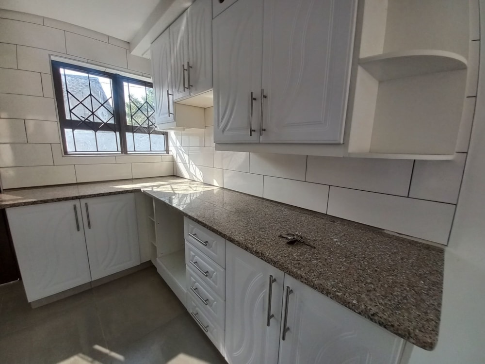 House for sale in Brackenham - 1RY1620417