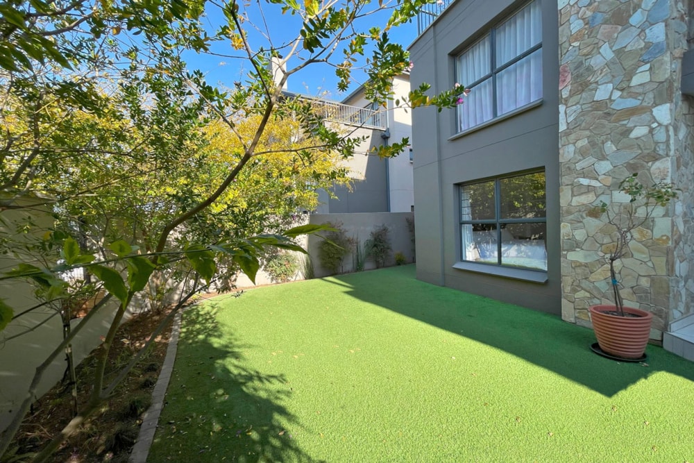 Apartment for sale in Waterfall, Midrand - MR1621019 Apartment for sale in Waterfall, Midrand - MR1621019