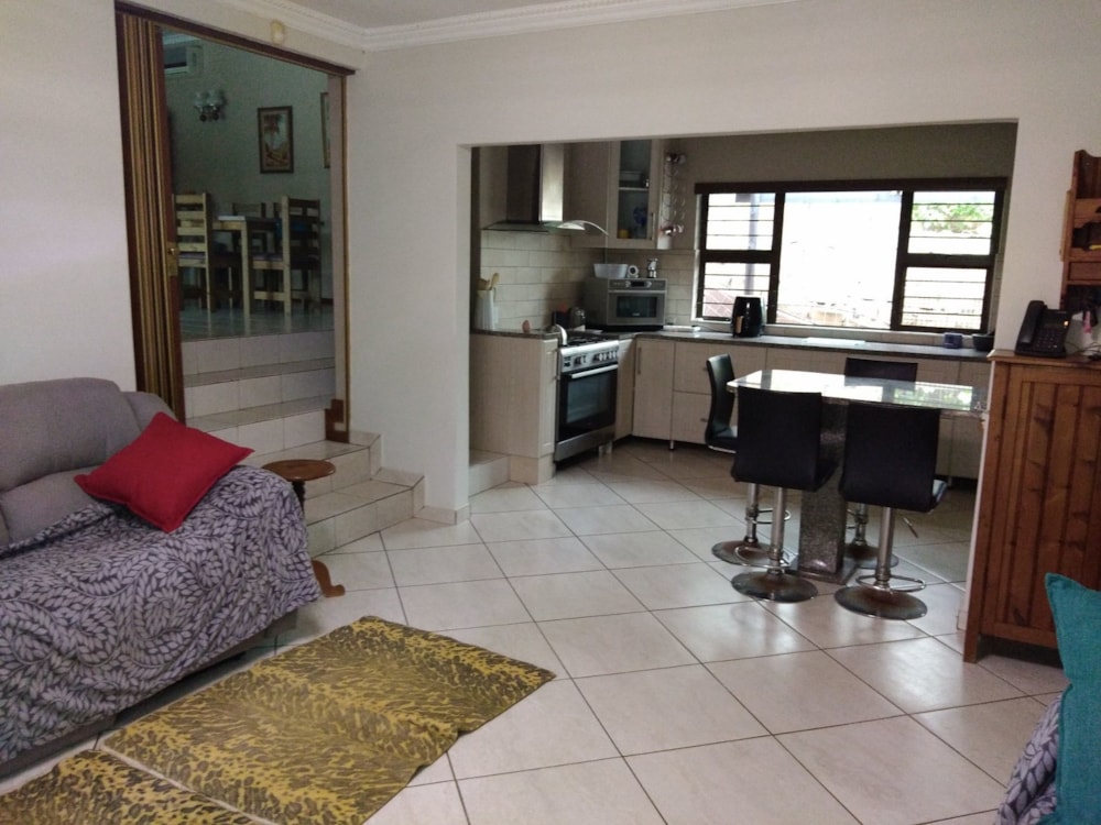 House for sale in Widenham - 1si1620597