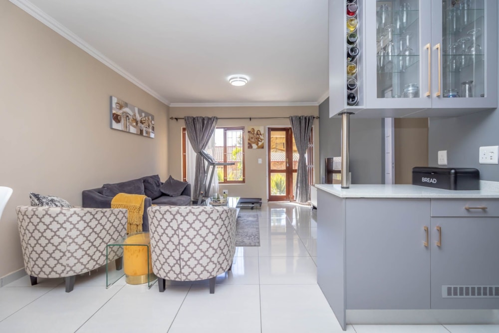 Apartment to rent in Rangeview - 1KR1751044 Apartment to rent in Rangeview - 1KR1751044
