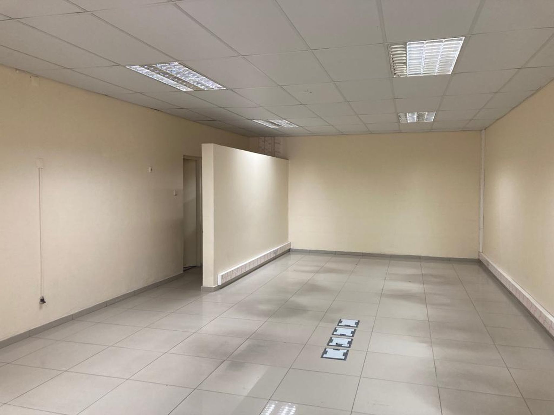 Commercial industrial property to rent in Matola, Mozambique - 3MQ1620857