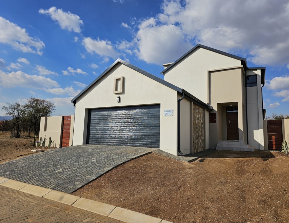 Security estate home for sale in La Camargue - 1HR1621799