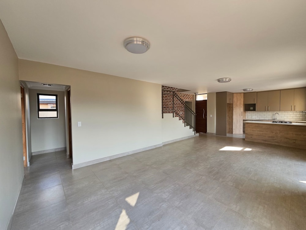 Security estate home for sale in La Camargue - 1HR1621799